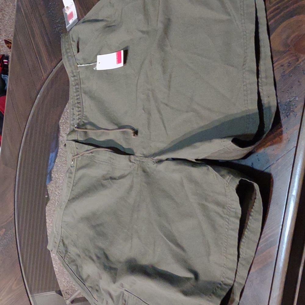 NWT Chinos Shorts Size 24